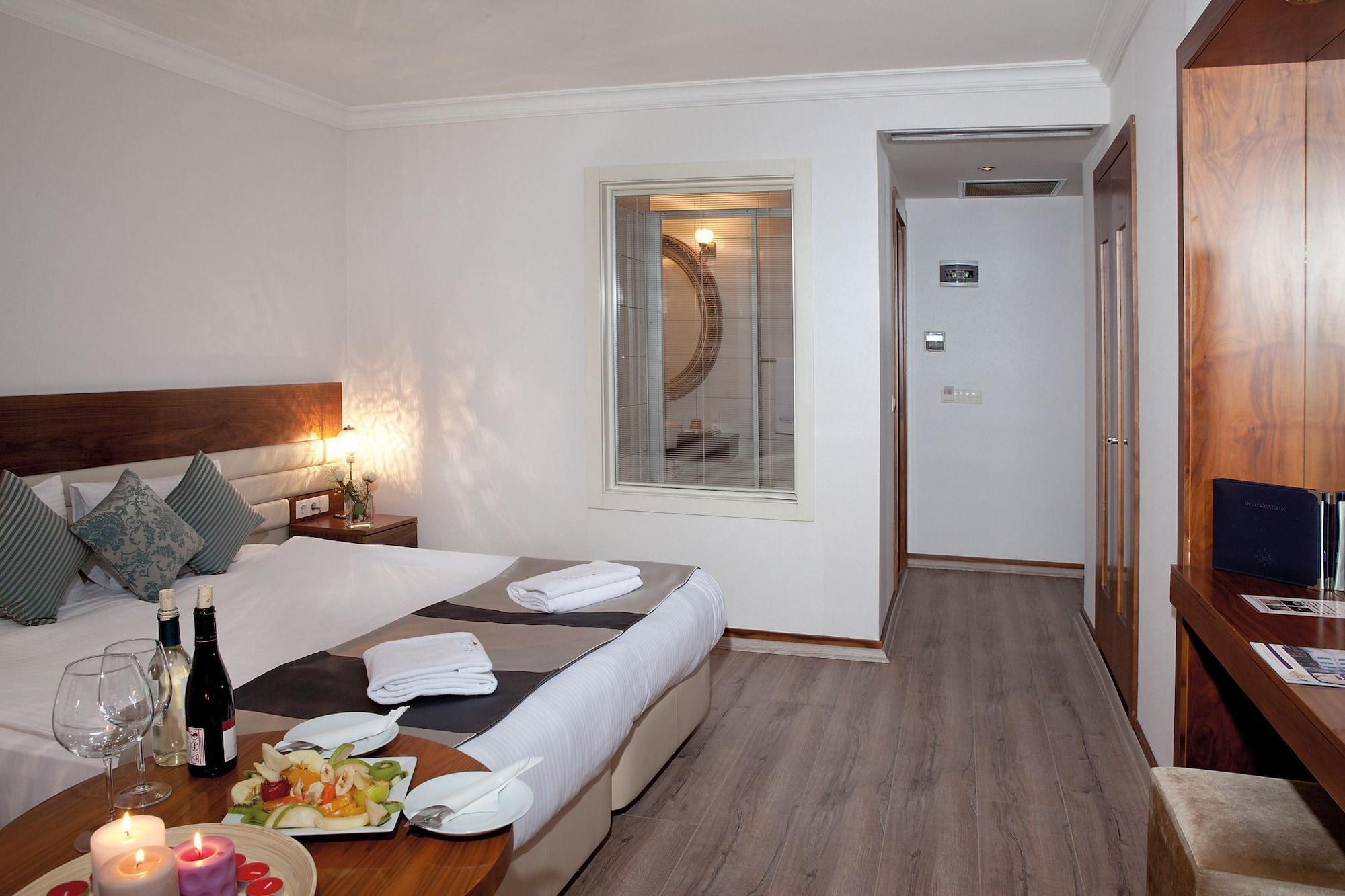 Residence Hotel Измир Екстериор снимка