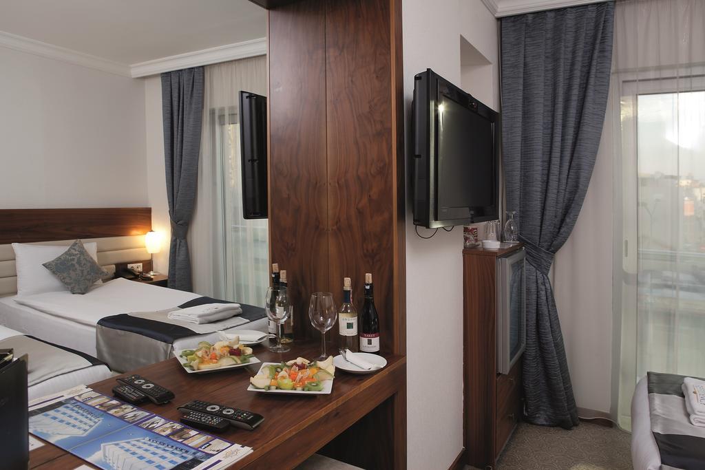 Residence Hotel Измир Екстериор снимка